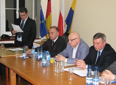 Krasiejów: Gaz, dinozaury i drogi